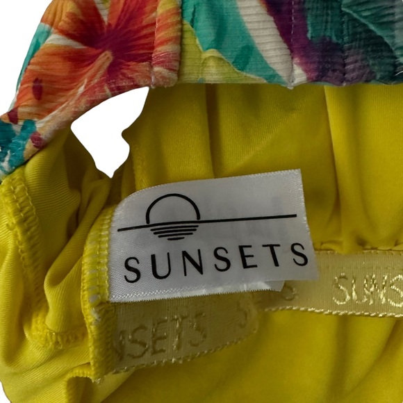 Sunsets Swimwear | Tidepool One Piece Swimsuit in Tropical Adventure Size L - Picture 10 of 11